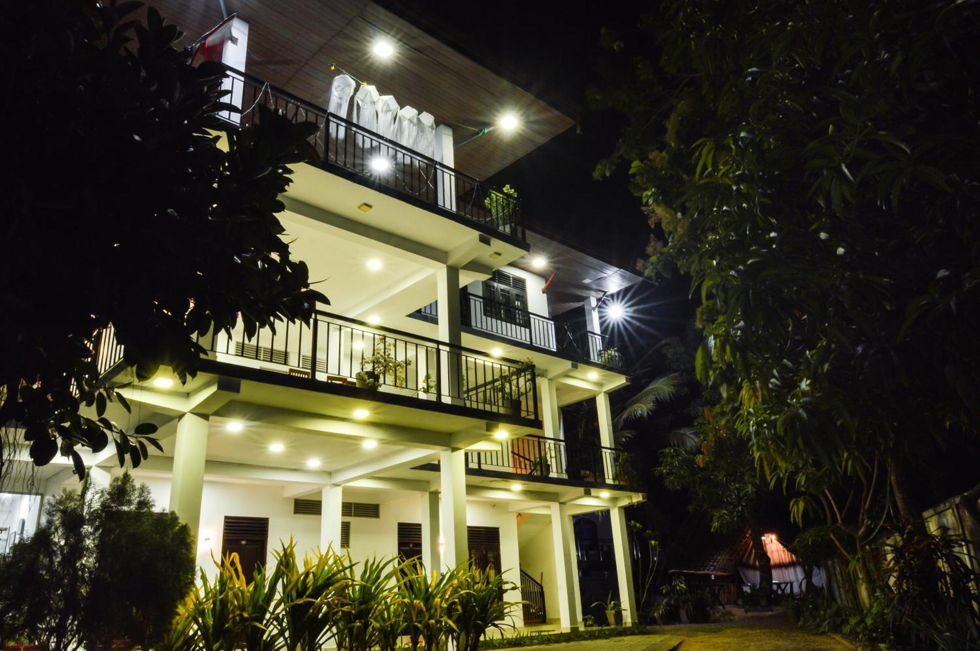 Hotel Siyathma ポロンナルワ エクステリア 写真