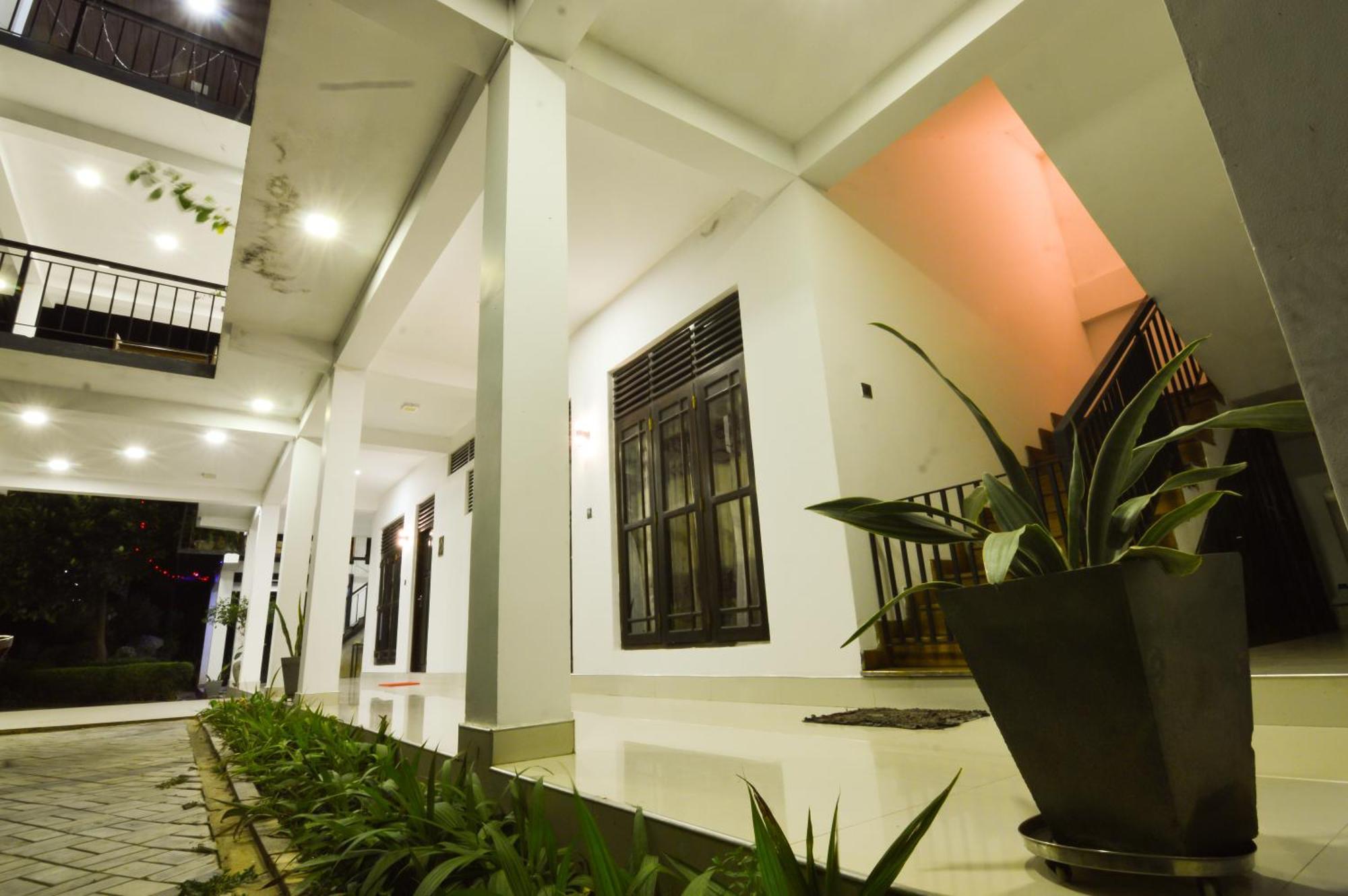Hotel Siyathma ポロンナルワ エクステリア 写真