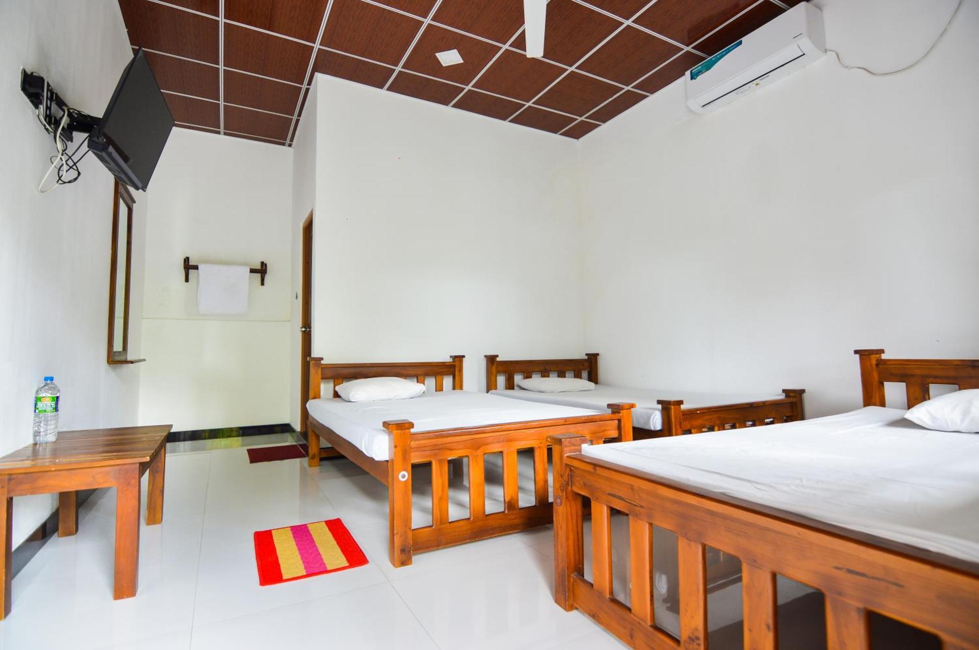 Hotel Siyathma ポロンナルワ エクステリア 写真
