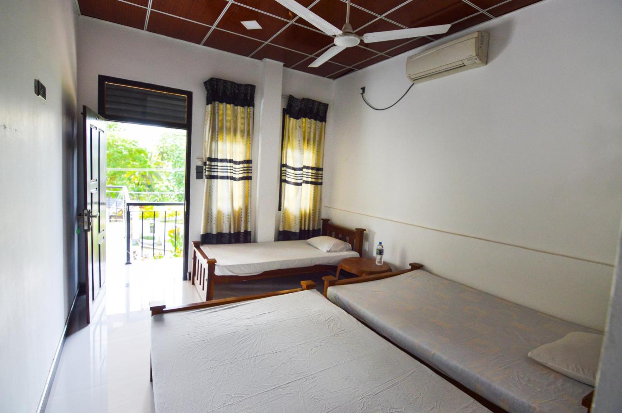 Hotel Siyathma ポロンナルワ エクステリア 写真