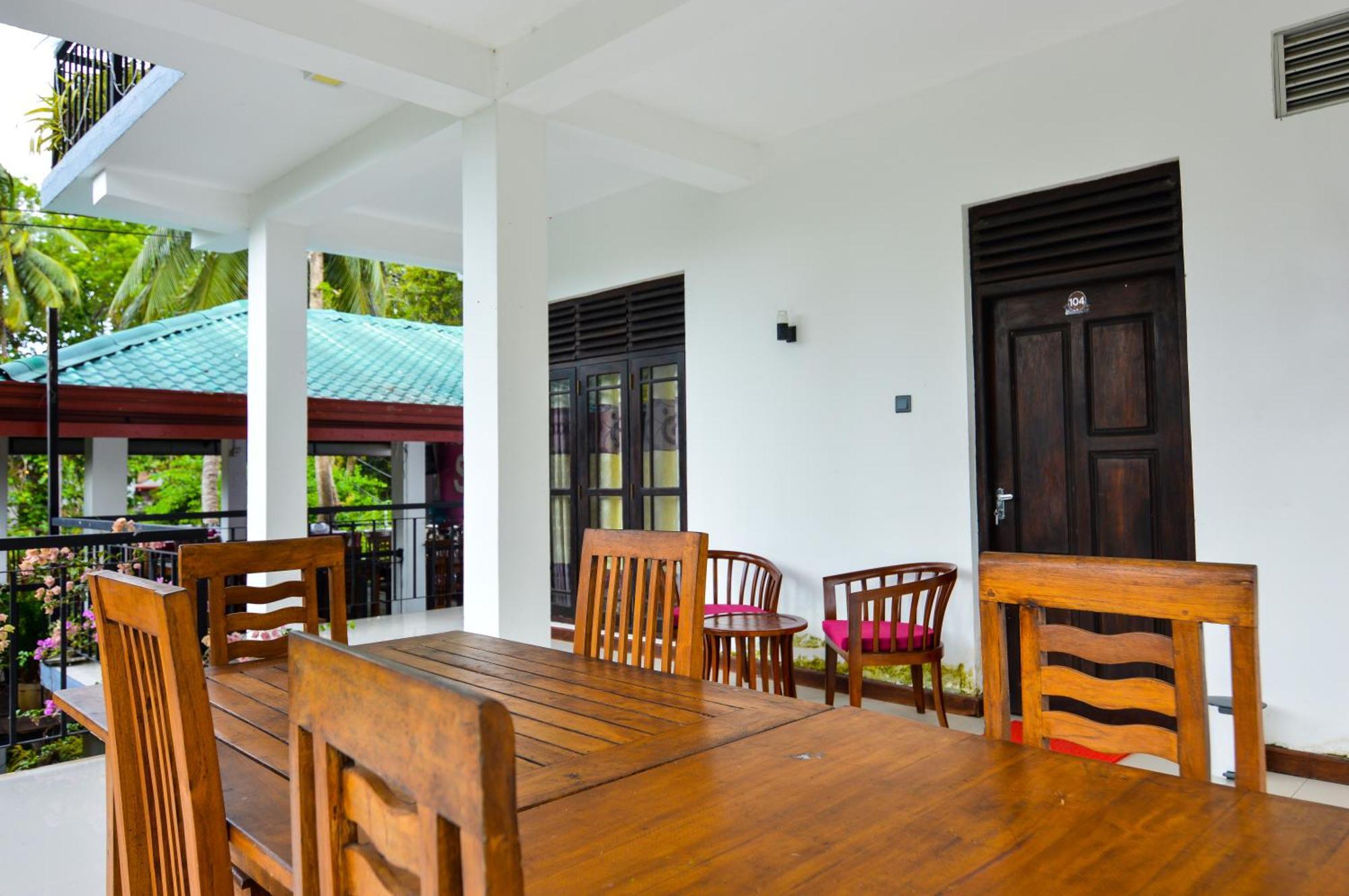 Hotel Siyathma ポロンナルワ エクステリア 写真