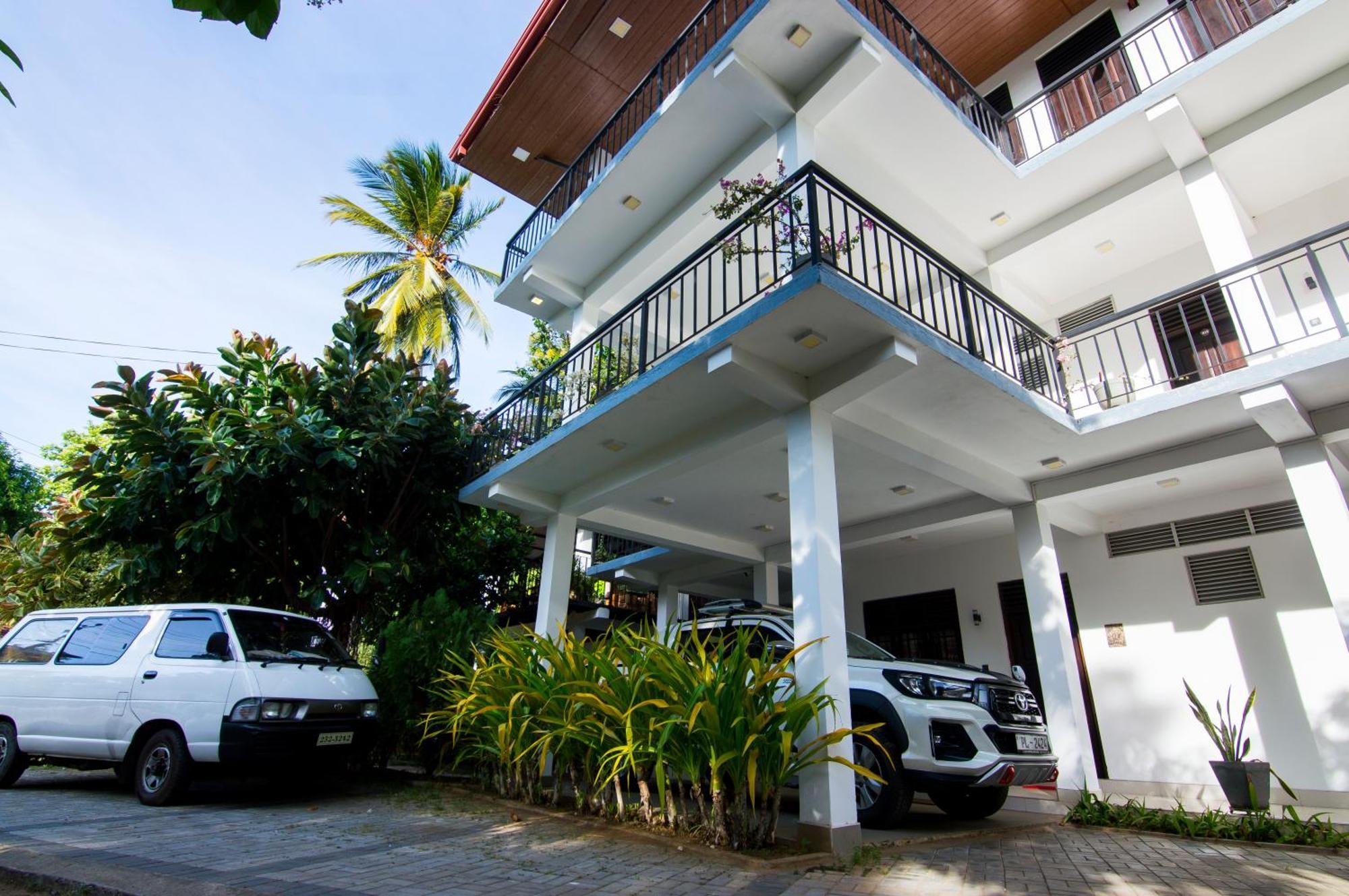 Hotel Siyathma ポロンナルワ エクステリア 写真