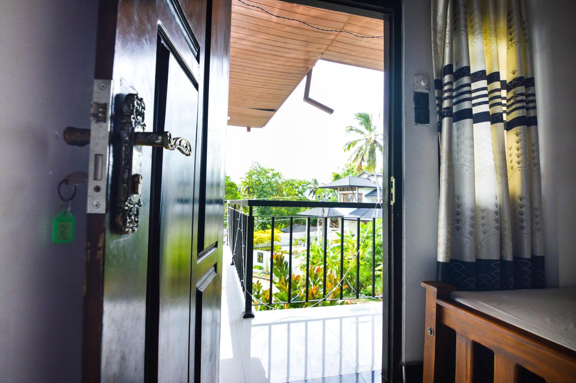 Hotel Siyathma ポロンナルワ エクステリア 写真