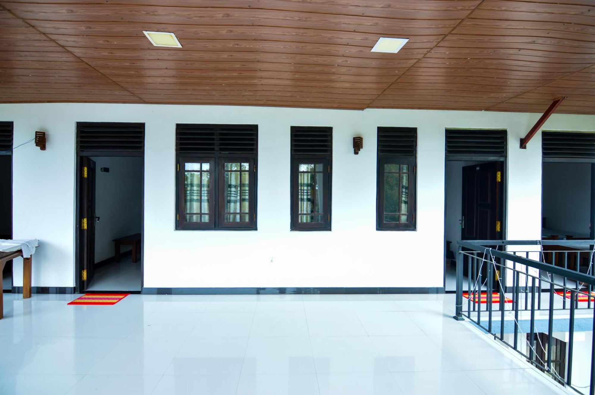 Hotel Siyathma ポロンナルワ エクステリア 写真